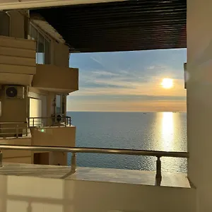 Beachfront Marilyn Apartment